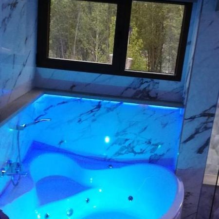 Apartamentos Los Robles Алкала дел Хукар Екстериор снимка
