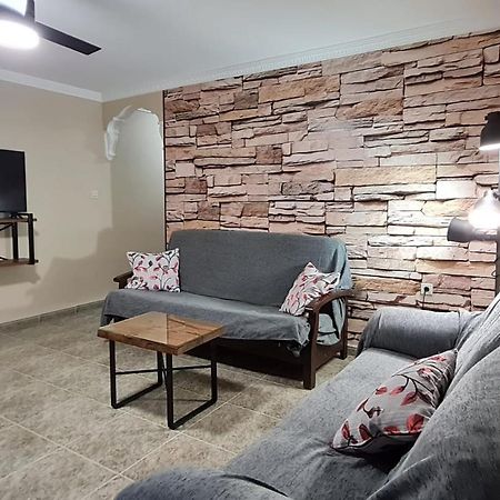 Apartamentos Los Robles Алкала дел Хукар Екстериор снимка