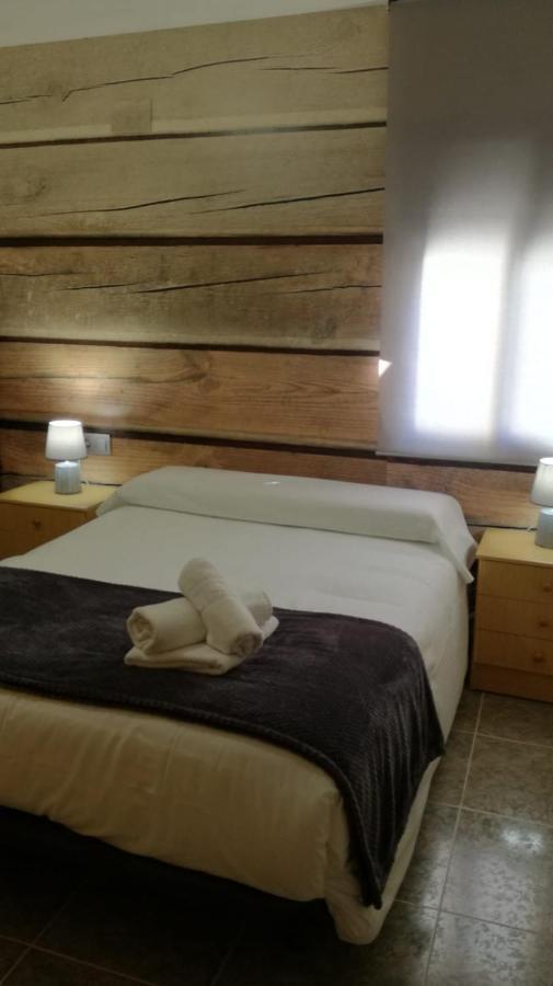 Apartamentos Los Robles Алкала дел Хукар Екстериор снимка