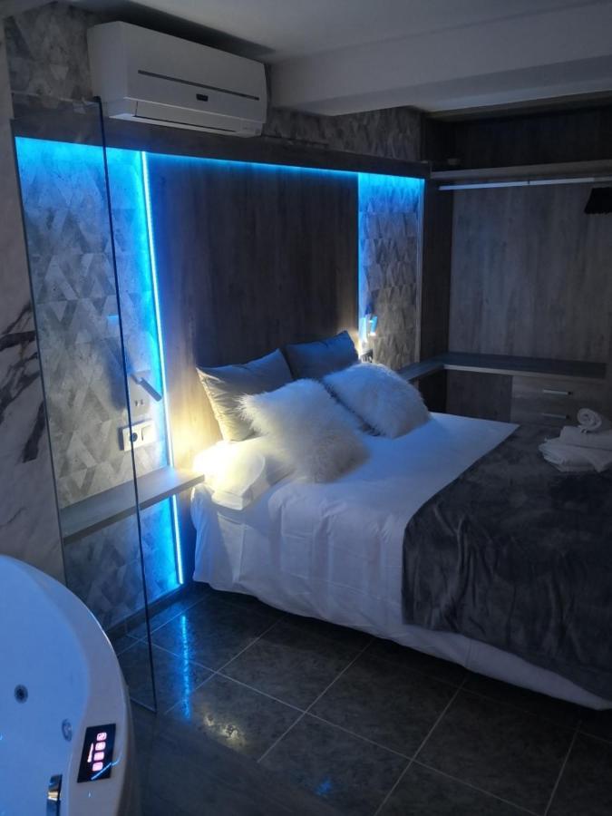 Apartamentos Los Robles Алкала дел Хукар Екстериор снимка