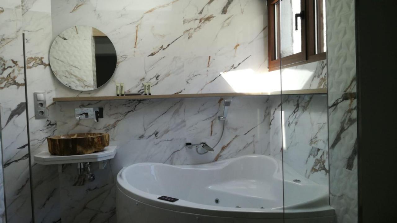 Apartamentos Los Robles Алкала дел Хукар Екстериор снимка