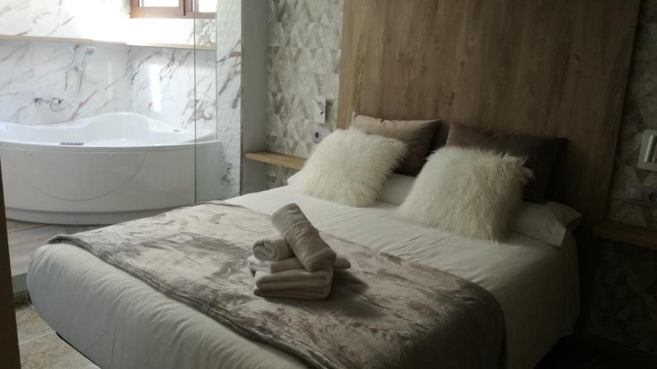 Apartamentos Los Robles Алкала дел Хукар Екстериор снимка