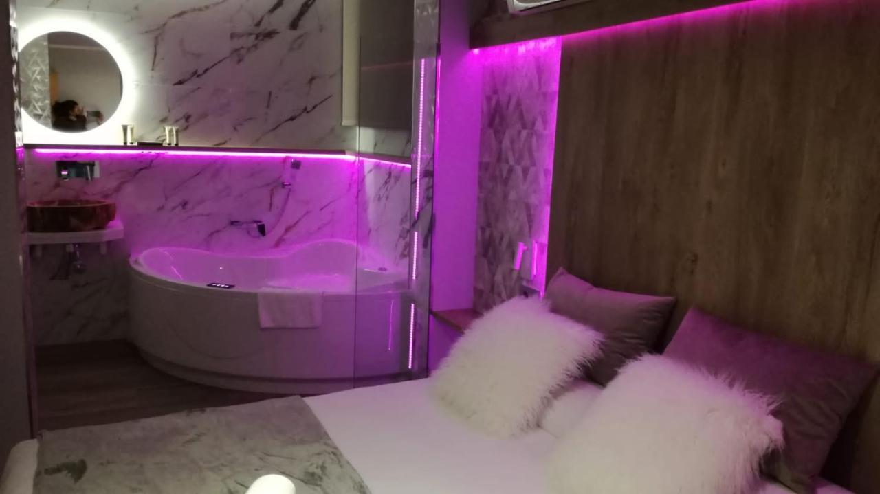Apartamentos Los Robles Алкала дел Хукар Екстериор снимка