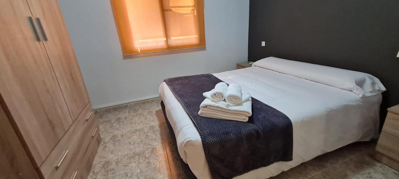 Apartamentos Los Robles Алкала дел Хукар Екстериор снимка
