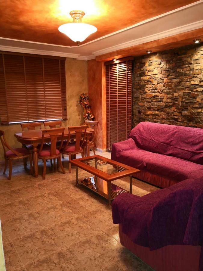 Apartamentos Los Robles Алкала дел Хукар Екстериор снимка